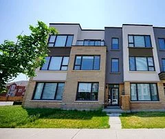 Att/Row/Townhouse in Oakville