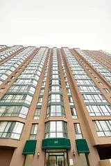145 Hillcrest Avenue 307, Mississauga, ON L5B 3Z1