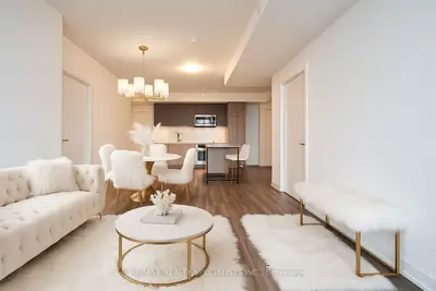 220 Missinnihe Way 1007, Mississauga, ON L5H 0A9