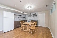 12 Bolingbroke Road Lower, Toronto W04, ON M6B 3L6