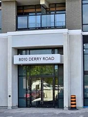 Condo Apartment in Milton