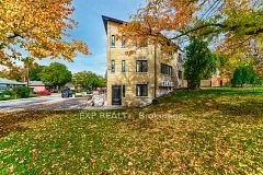 5 Brendwin Road 2nd Flr, Toronto W03, ON M6N 4V6