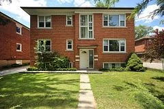 134 Grand Avenue 2nd Fl., Toronto W07, ON M8Y 2Z5