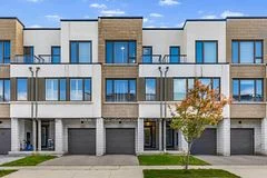 198 Squire Crescent, Oakville, ON L6H 0L6