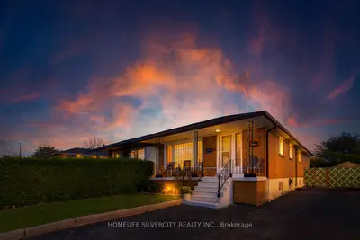 Semi-Detached in Mississauga