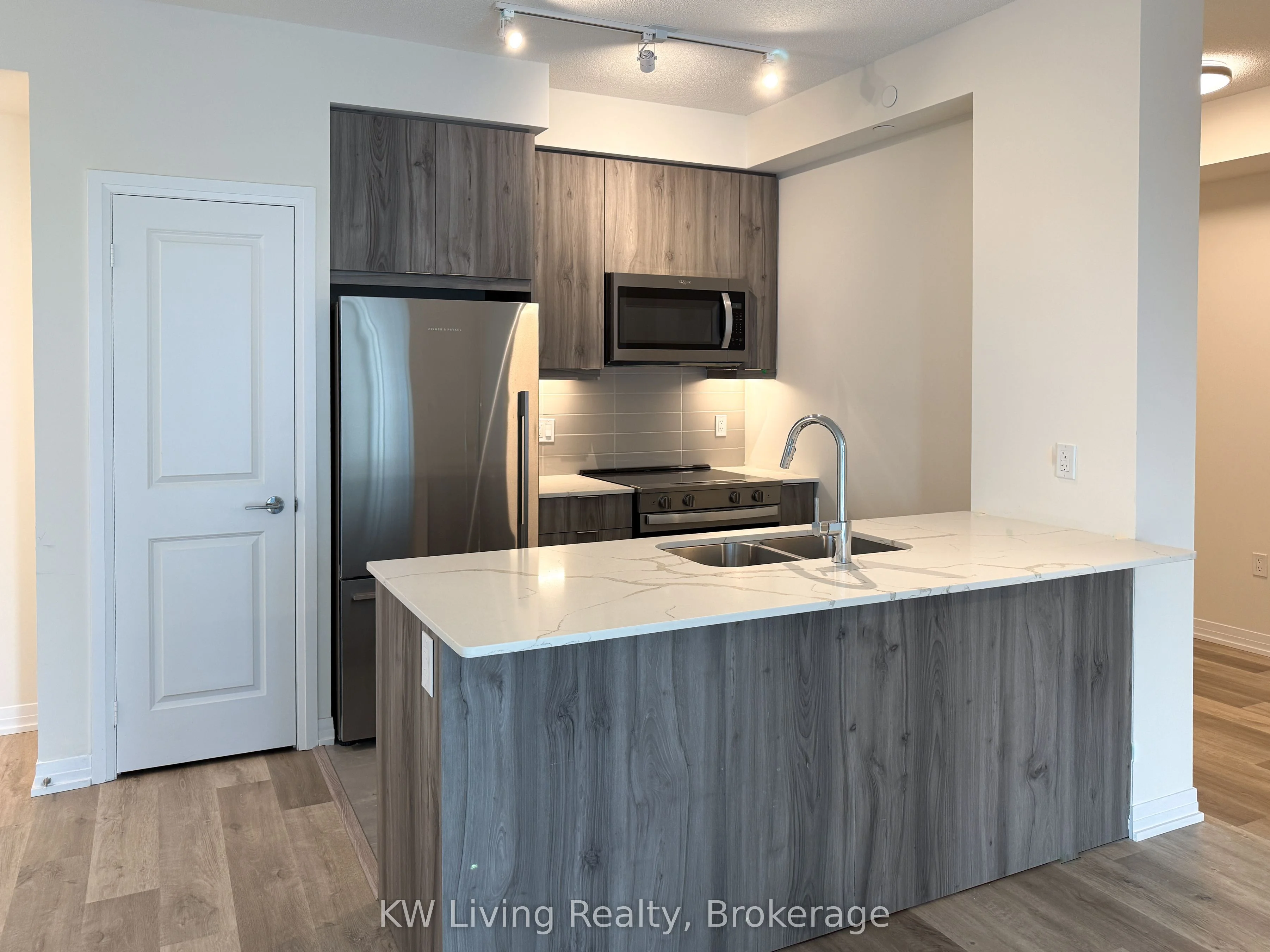 15 Watergarden Drive 2705, Mississauga, ON L5R 0H4