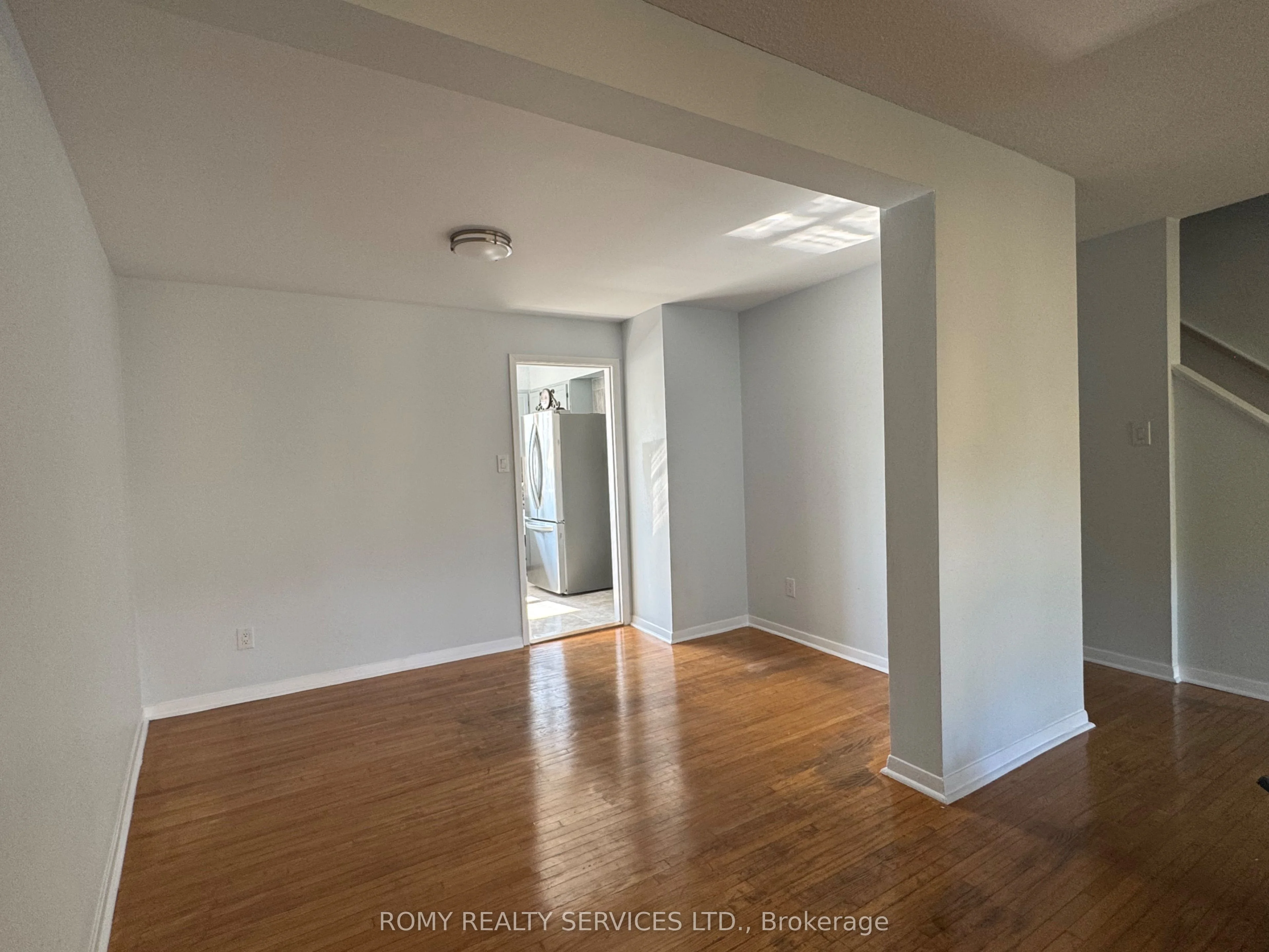 10 Grandravine Drive 1, Toronto W05, ON M3J 1B1