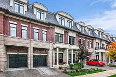 1632 Crestview Avenue, Mississauga, ON L5G 0C3