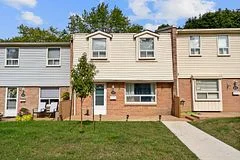 1055 Shawnmarr Road 65, Mississauga, ON L5H 3V2