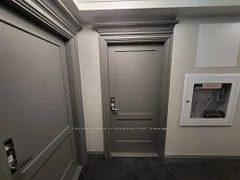 30 Elm Drive 1102, Mississauga, On L5b 1l9
