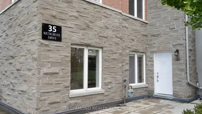Condo Townhouse in Toronto
