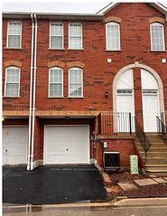 Condo Townhouse in Mississauga