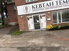 2409 Eglinton Avenue W, Toronto W03, ON M6N 1S8