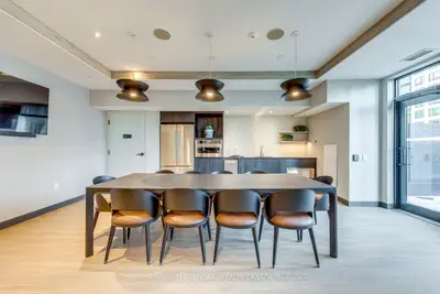 Condo Apartment in Mississauga