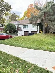 110 Meadowbank Road, Toronto W08, On M9b 5c9