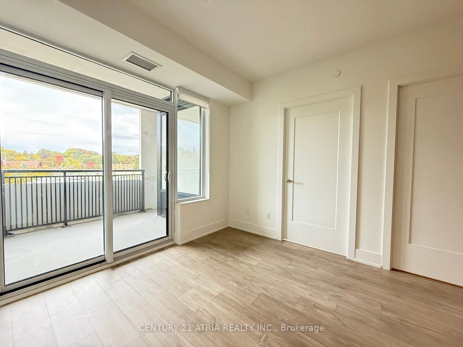 259 The Kingsway 411, Toronto W08, ON M9A 0G2