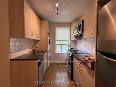 2471 Dundas Street W UPPER, Toronto W02, ON M6P 1X3