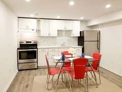 1588 Corkstone Glade B, Mississauga, ON L4W 2E7