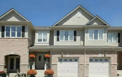 Att/Row/Townhouse in Oakville