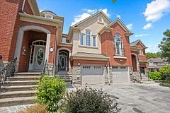 Att/Row/Townhouse in Oakville
