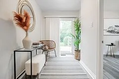 1094 Eastmount Avenue, Mississauga, ON L5E 1Z4