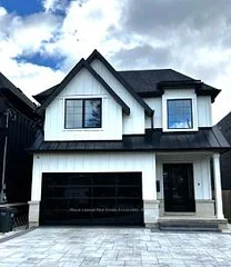 1006 Garrard Avenue, Mississauga, ON L5E 1L5