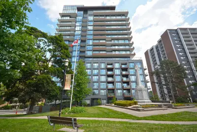 Condo Apartment in Mississauga