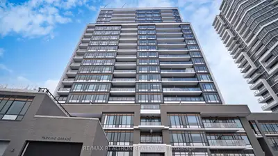 Condo Apartment in Milton