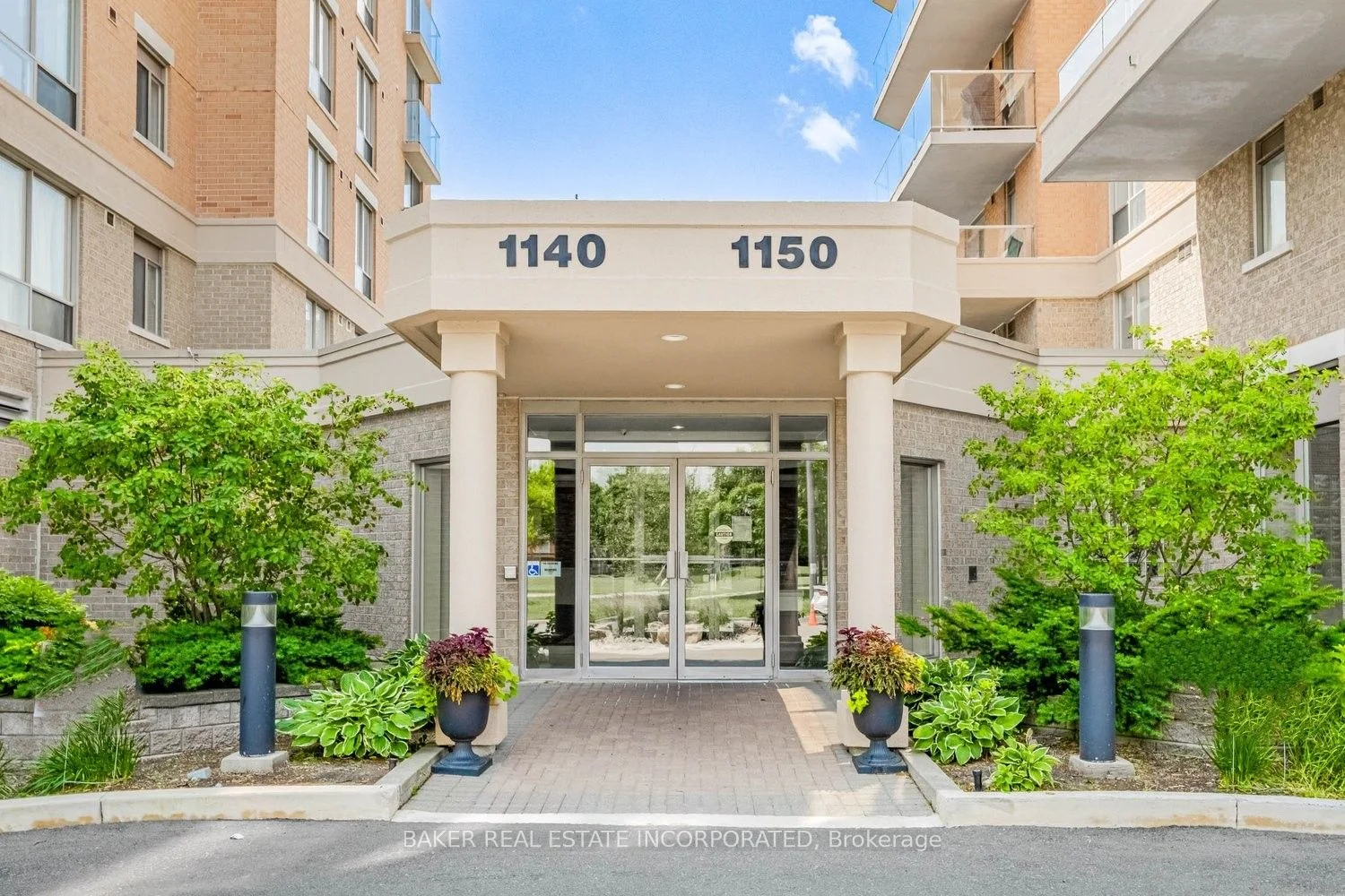 1150 Parkwest Place 311, Mississauga, ON L5E 3K4