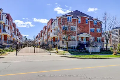 Condo Townhouse in Toronto