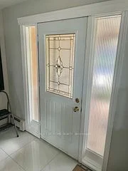 1018 Fourth Street Upper, Mississauga, ON L5E 1J9