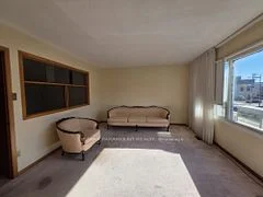1674 St Clair Avenue W, Toronto W03, On M6n 1h8