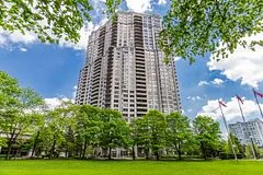 25 Kingsbridge Garden Circle 418, Mississauga, ON L5R 4B1