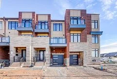 Att/Row/Townhouse in Oakville