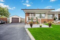 23 Lockington Court, Toronto W05, ON M9M 2C4