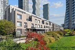 4030 Parkside Village Drive 10, Mississauga, ON L5B 0K2
