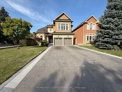 4273 Hickory Drive, Mississauga, ON L4W 1L3