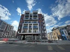 135 Canon Jackson Drive 202, Toronto W04, On M6m 0c3