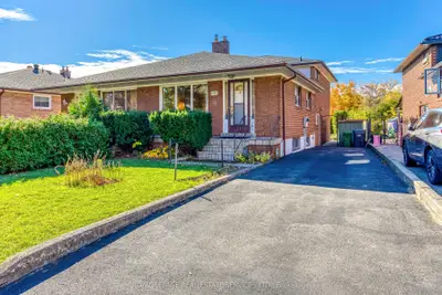 Semi-Detached in Mississauga