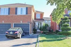 5611 Palmerston Crescent, Mississauga, ON L5M 5Y6