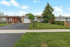 979 Forestwood Drive, Mississauga, ON L5C 1G9
