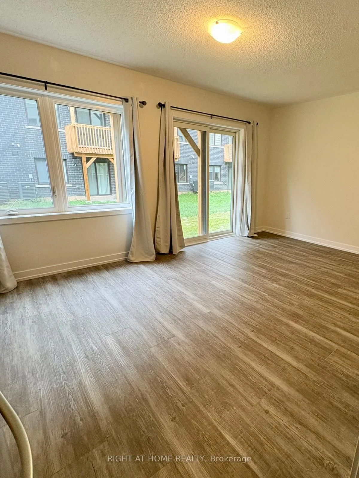 1355 Shevchenko Boulevard Ground floor, Oakville, ON L6M 5R4