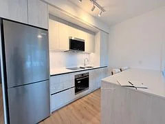 2485 Eglinton Avenue 816, Mississauga, ON L5M 2T1