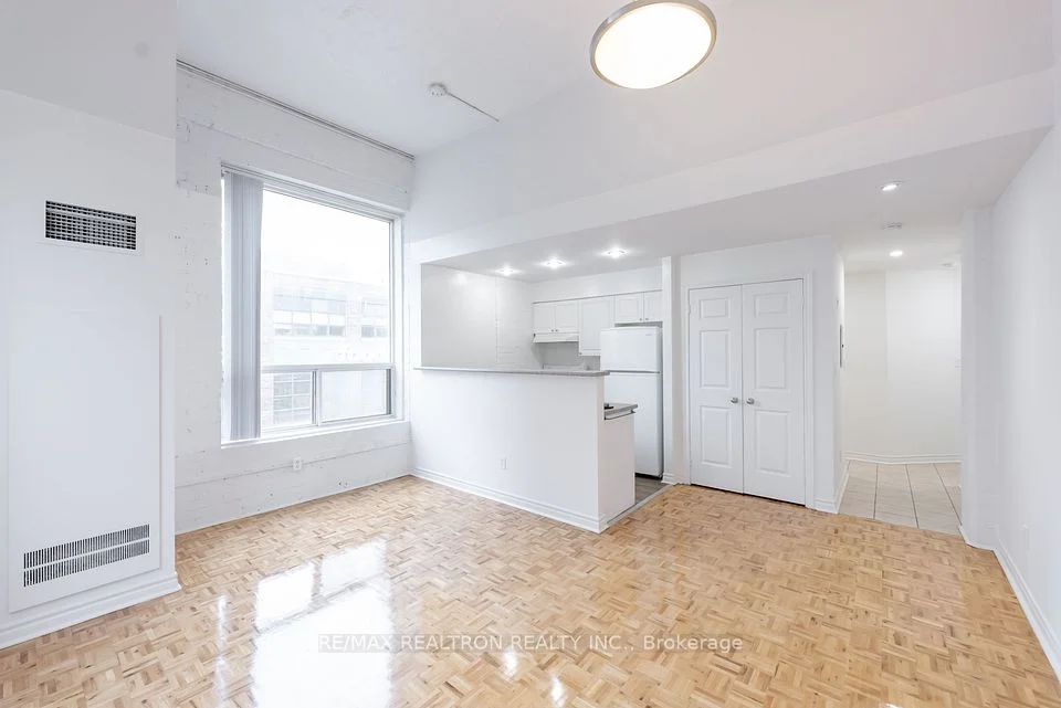 1401 Dupont Street 222, Toronto W02, ON M6H 2B1