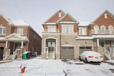 Att/Row/Townhouse in Brampton