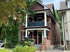 328 High Park Avenue 2N, Toronto W02, ON M6P 2S7