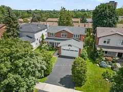 1902 Beechknoll Avenue, Mississauga, ON L4W 2G3