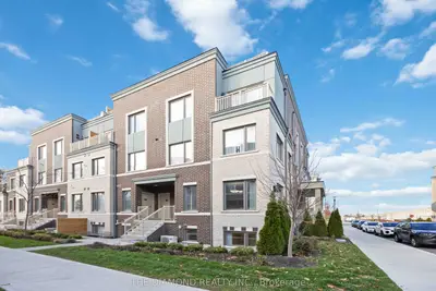 Condo Townhouse in Toronto