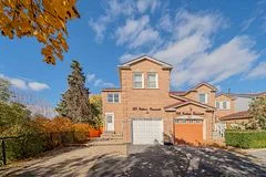 Att/Row/Townhouse in Brampton