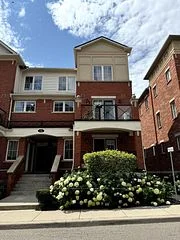 Condo Townhouse in Oakville
